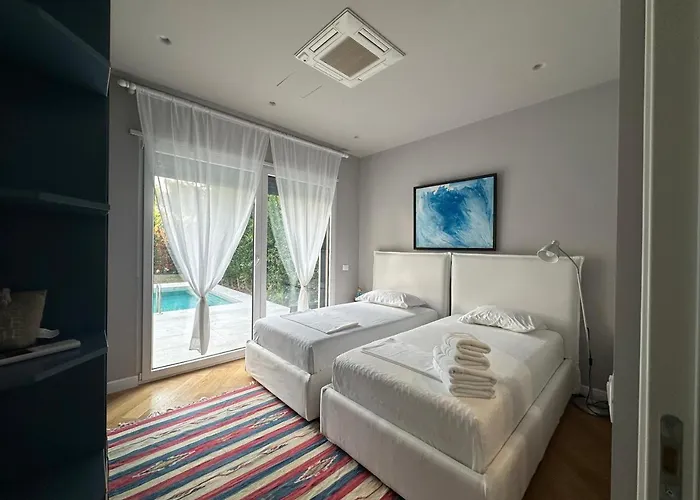 Villa Valamar Elite Seafront Luxury With Private Pool