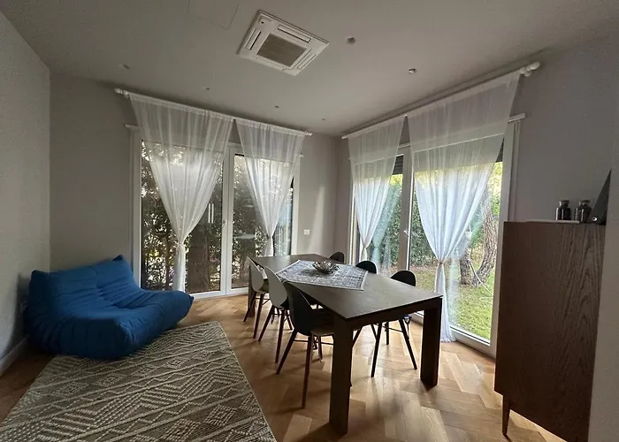 Valamar Elite Seafront Luxury With Private Pool Villa *